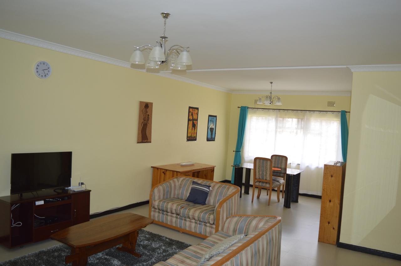 Отель Kasuda House - Rent The Entire House Лусака Экстерьер фото